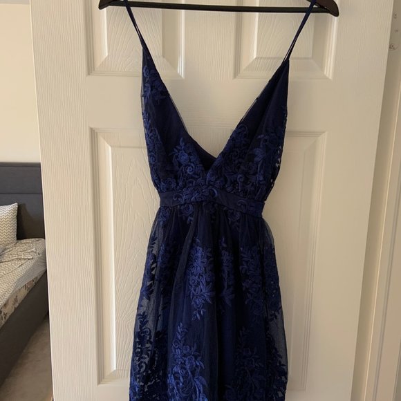 Blue dress with lace detail - Picture 1 of 3